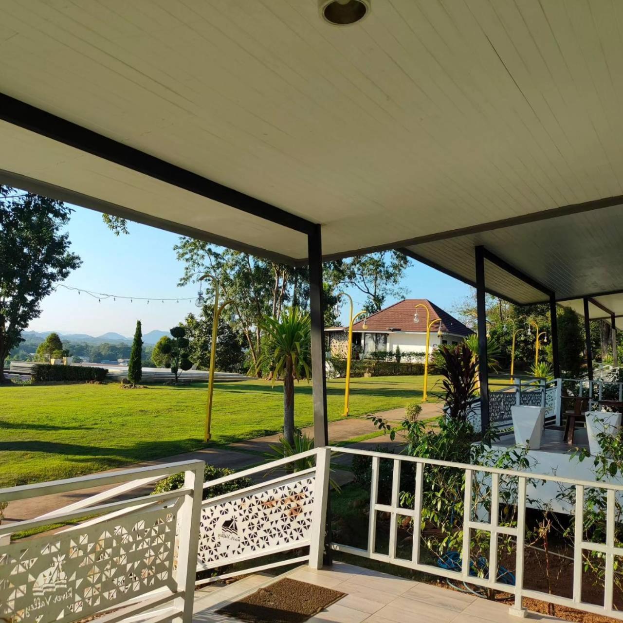 River Valley Resort แอทน่าน Exterior foto